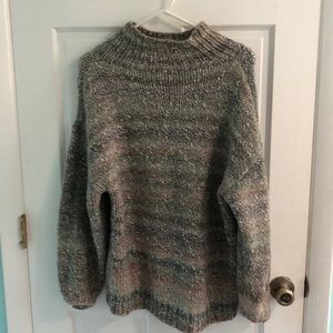 Warm sweater in perfect condition